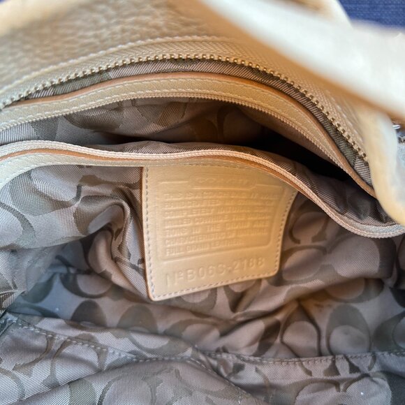 Coach Creme Shoulder Bag - Picture 4 of 5